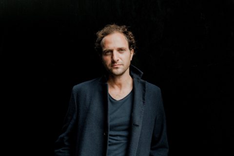 Saro Emirze I Neues Globe Theater